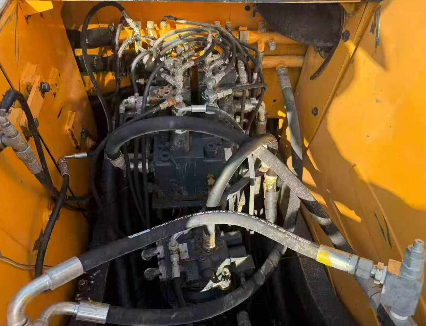 Used Hyundai 150W Wheeled Excavator - Image 6