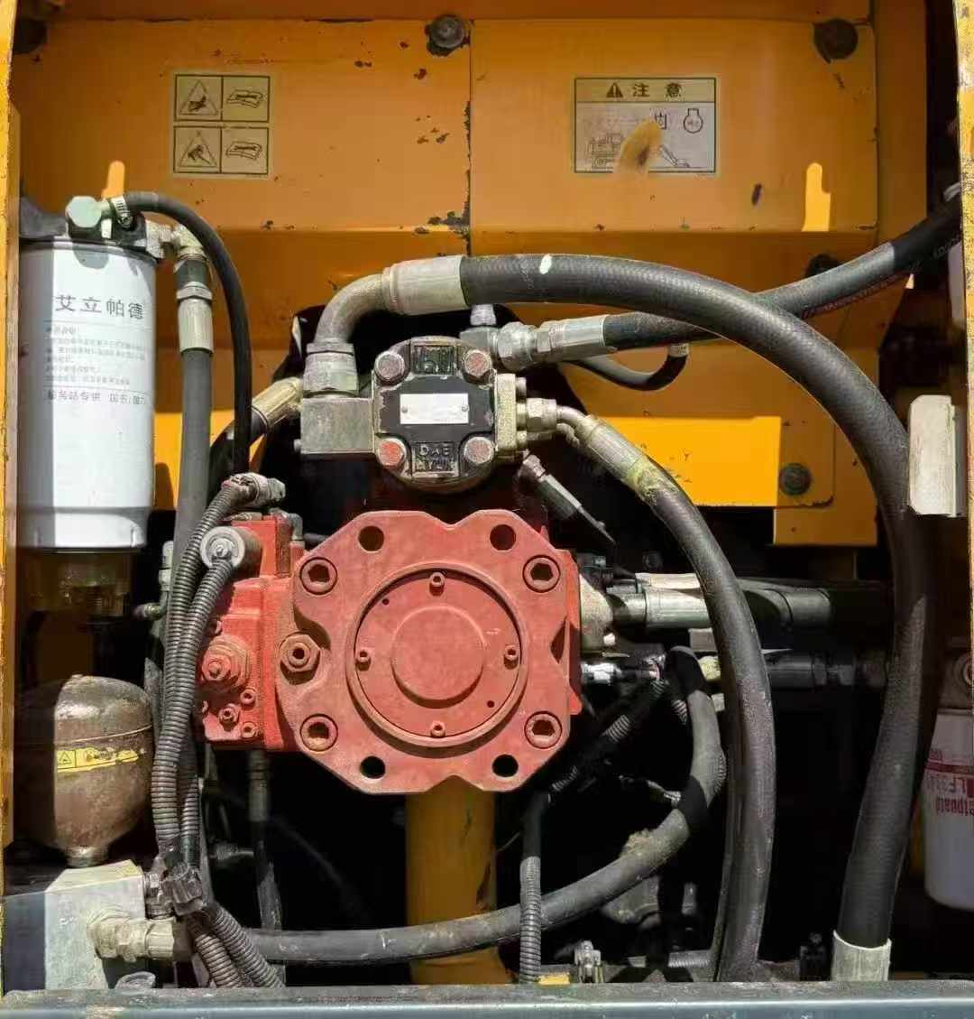 Used Hyundai 150W Wheeled Excavator - Image 7