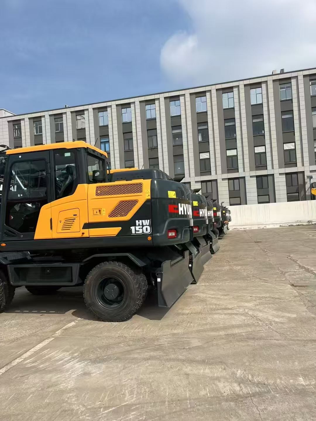 New Hyundai 150HW Wheeled Excavator - Image 2