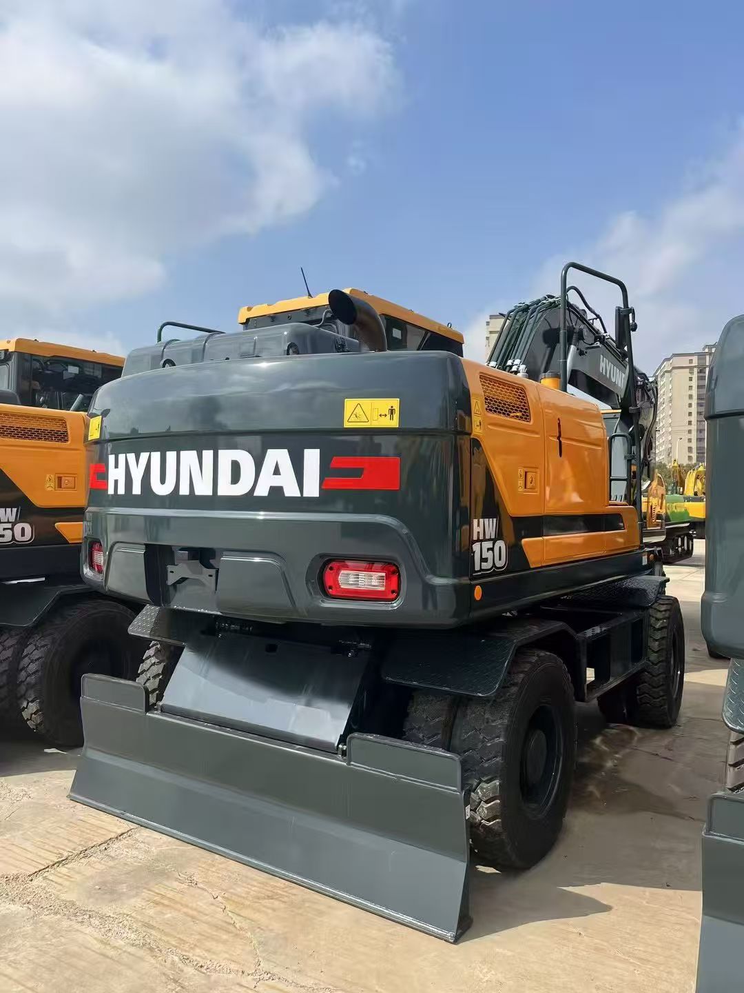 New Hyundai 150HW Wheeled Excavator - Image 4