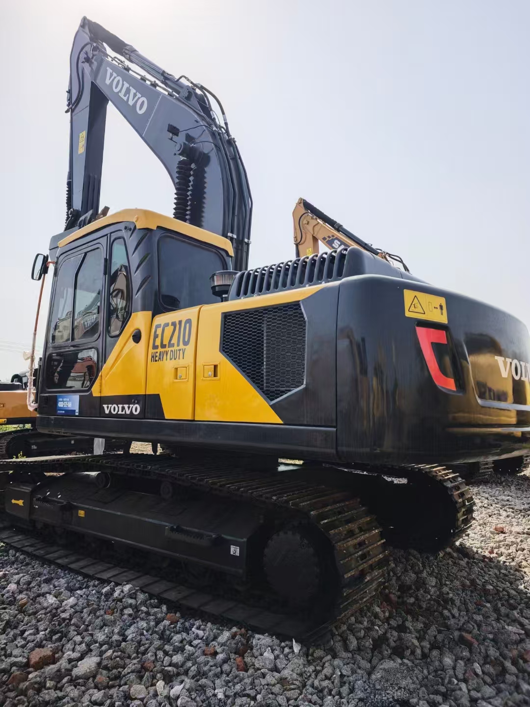 Volvo EC210 Hydraulic Crawler Excavator - Image 3