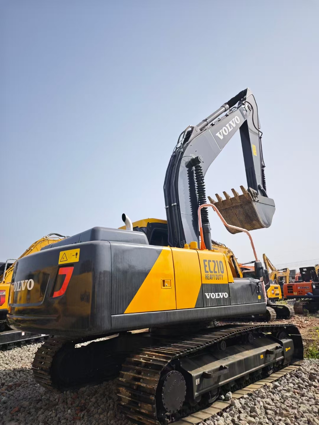 Volvo EC210 Hydraulic Crawler Excavator - Image 4
