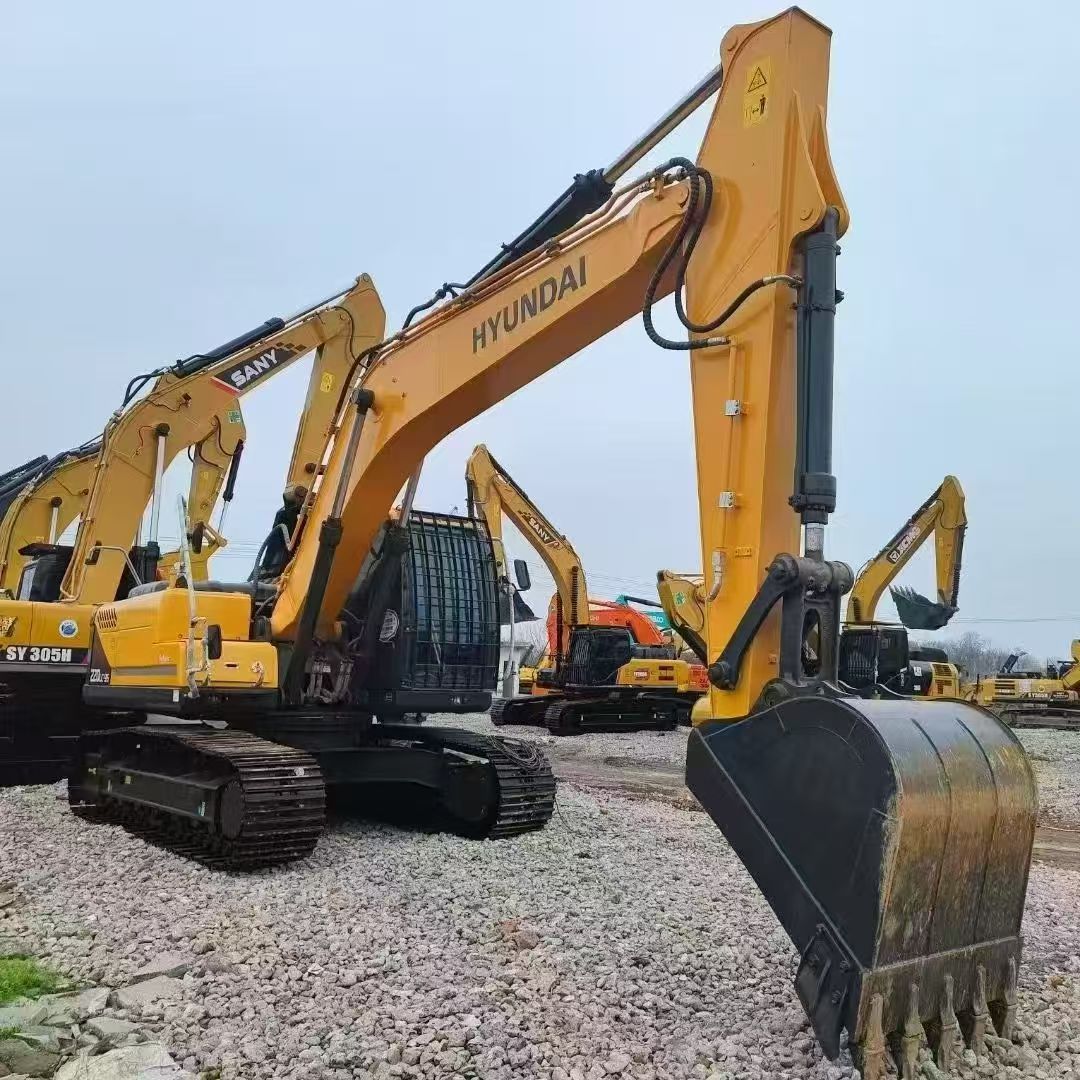 Used Hyundai 220LC Excavator - Image 8