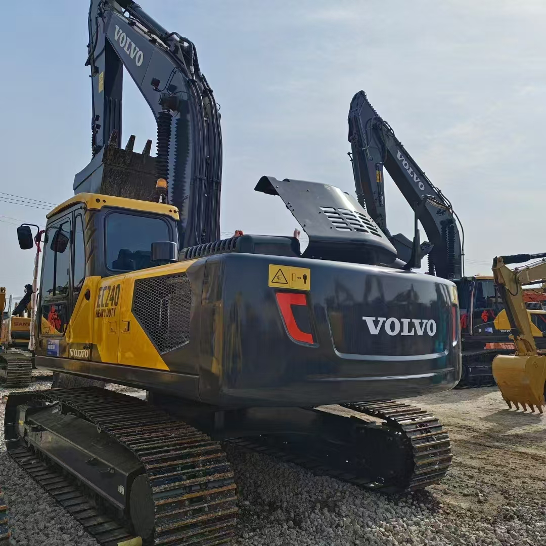 Used Volvo EC240 Hydraulic Crawler Excavator - Image 2