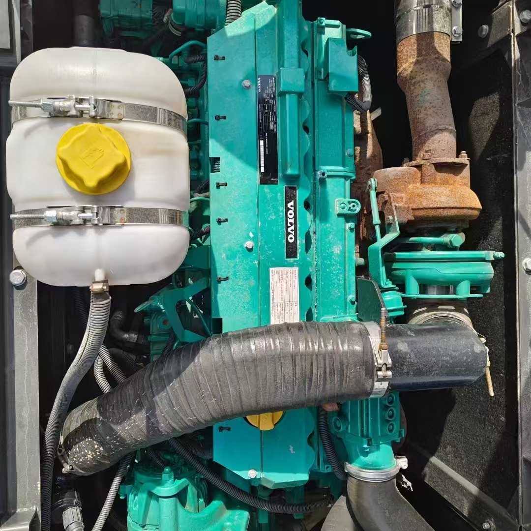 Used Volvo EC240 Hydraulic Crawler Excavator - Image 4