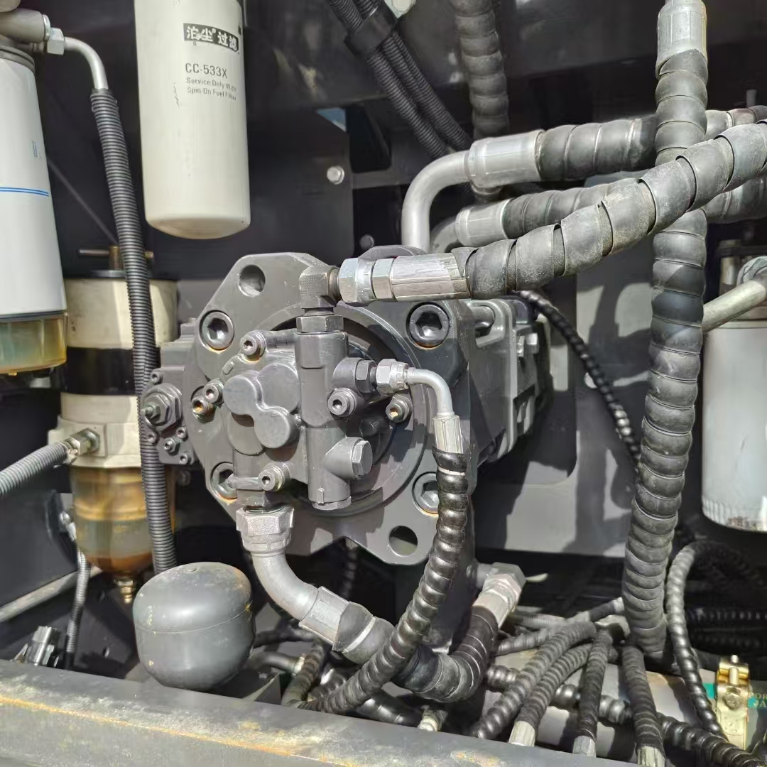 Used Volvo EC240 Hydraulic Crawler Excavator - Image 5