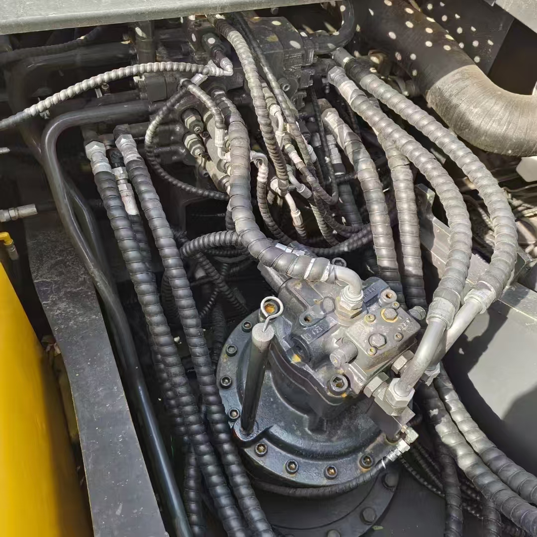 Used Volvo EC240 Hydraulic Crawler Excavator - Image 6