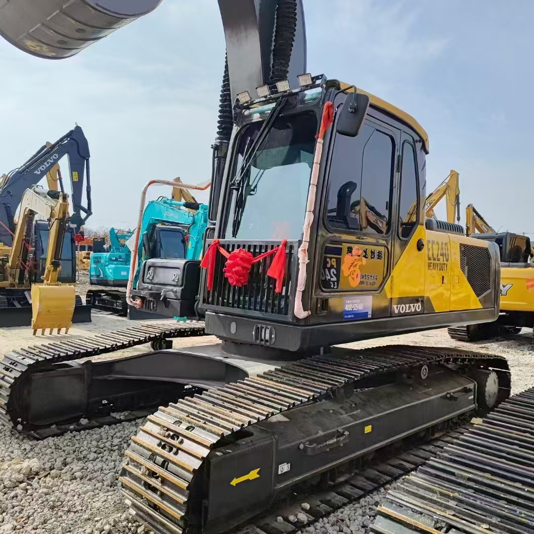 Used Volvo EC240 Hydraulic Crawler Excavator - Image 8