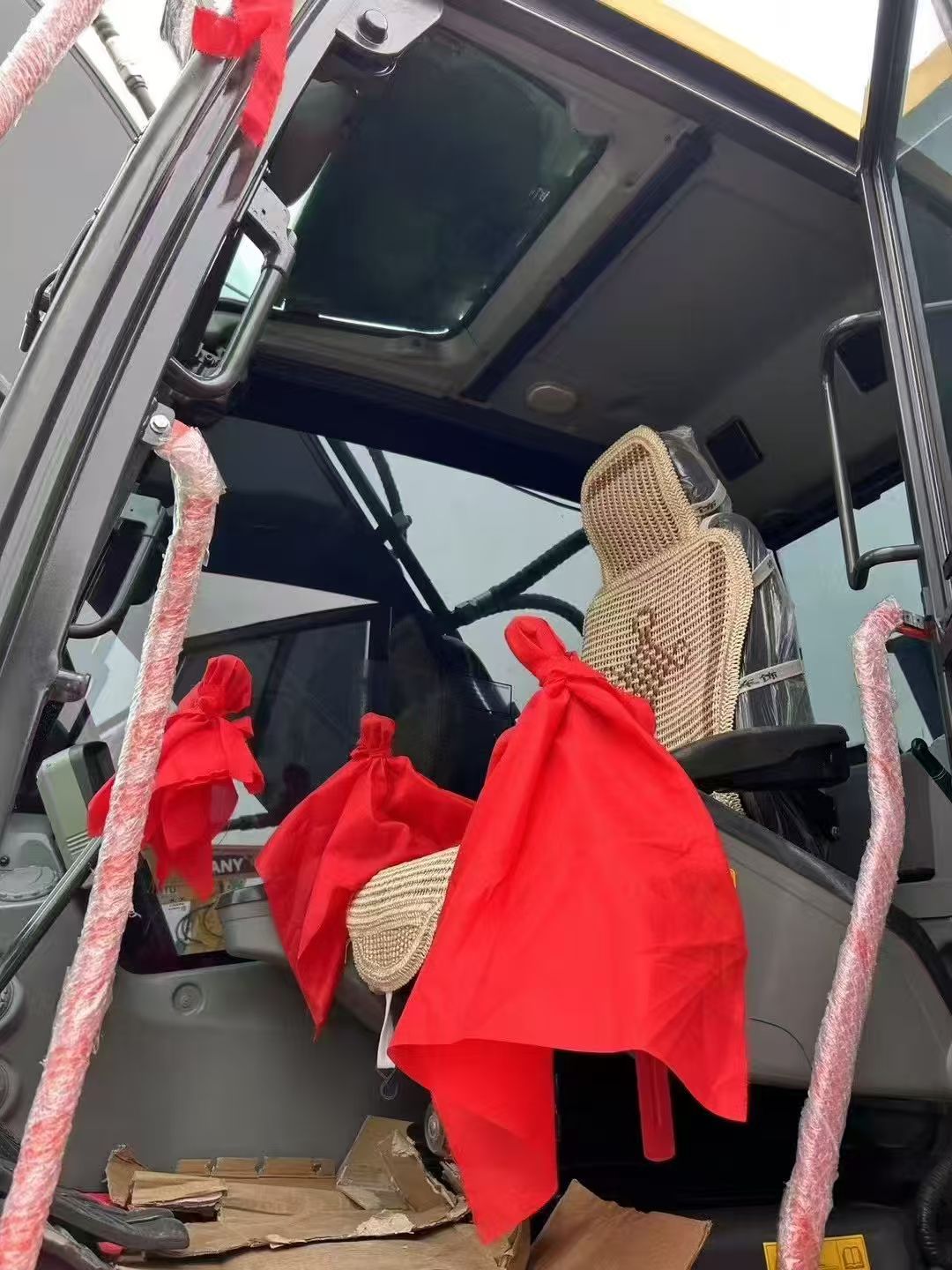 Used Volvo EC300 Hydraulic Excavators - Image 8