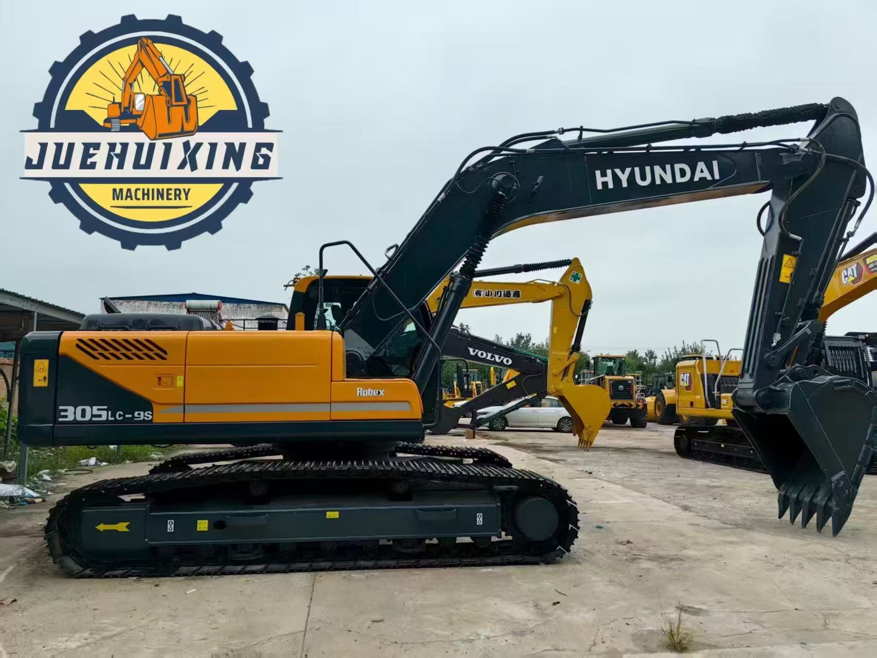 Used Hyundai 305 Excavator - Image 3