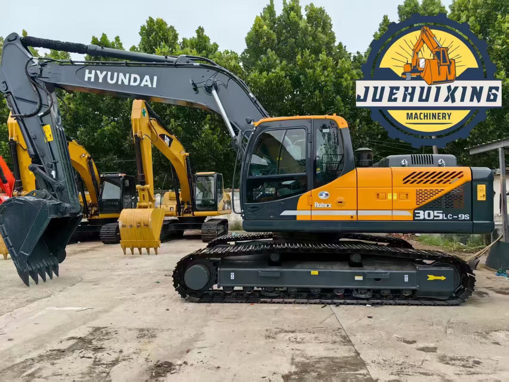 Used Hyundai 305 Excavator - Image 6