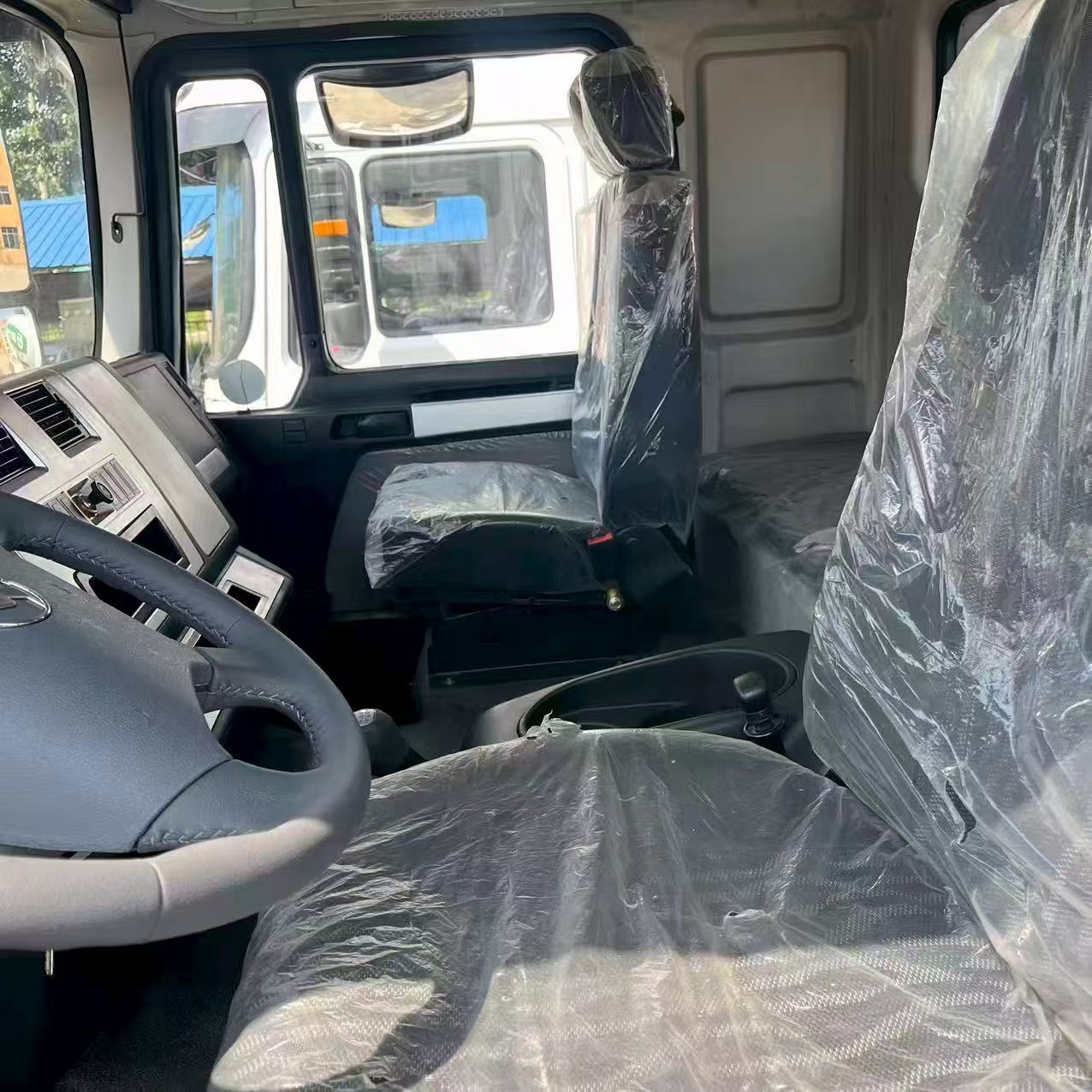 Shacman F3000 Heavy-Duty Truck - Image 2