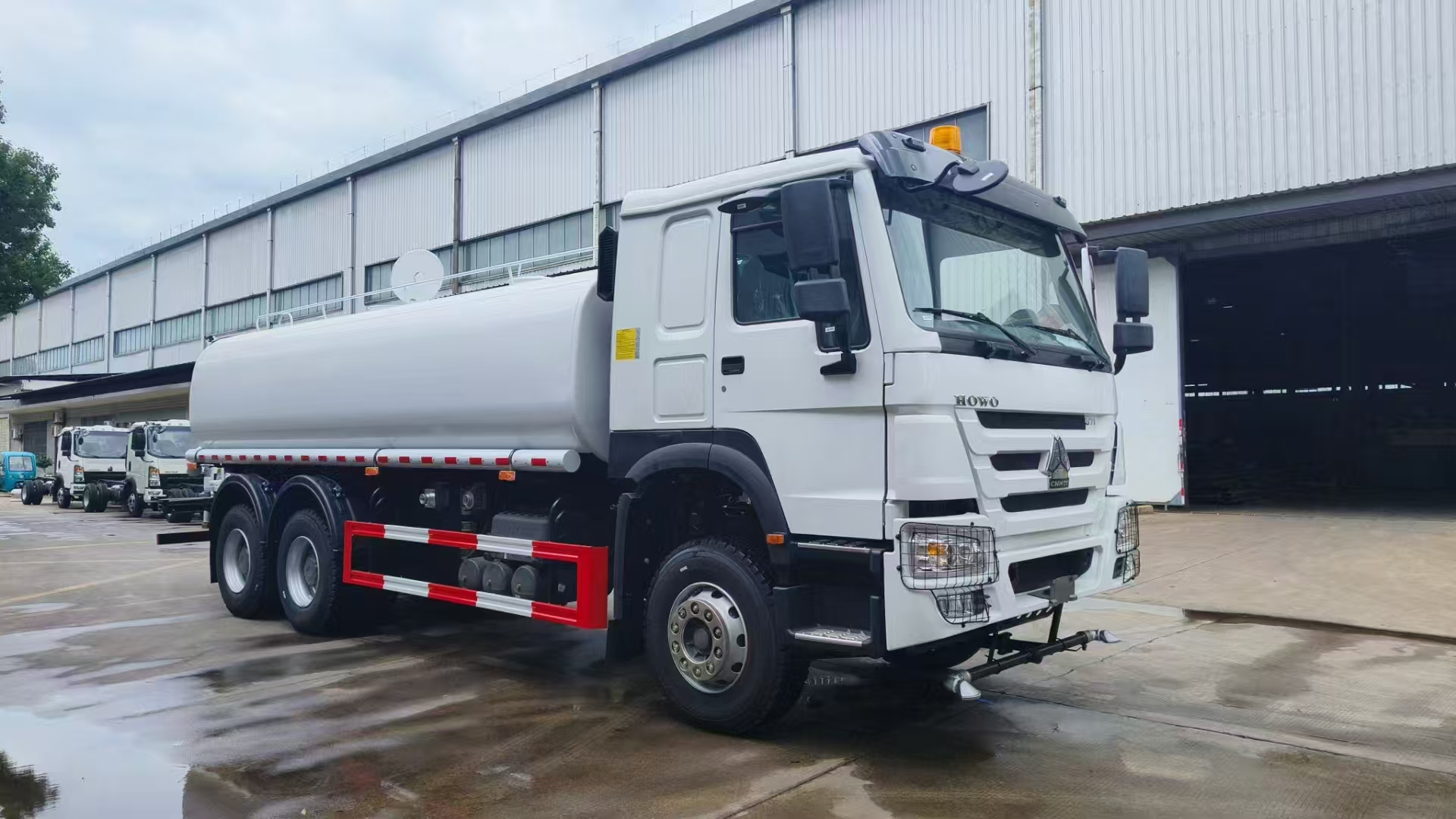 HOWO Water Tanker / Sprinkler Truck