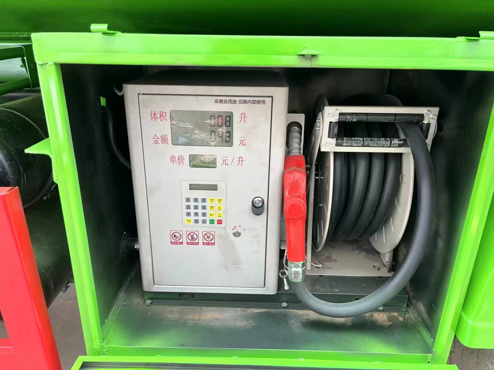 Shacman Delong F3000 Fuel Tanker Truck - Image 2