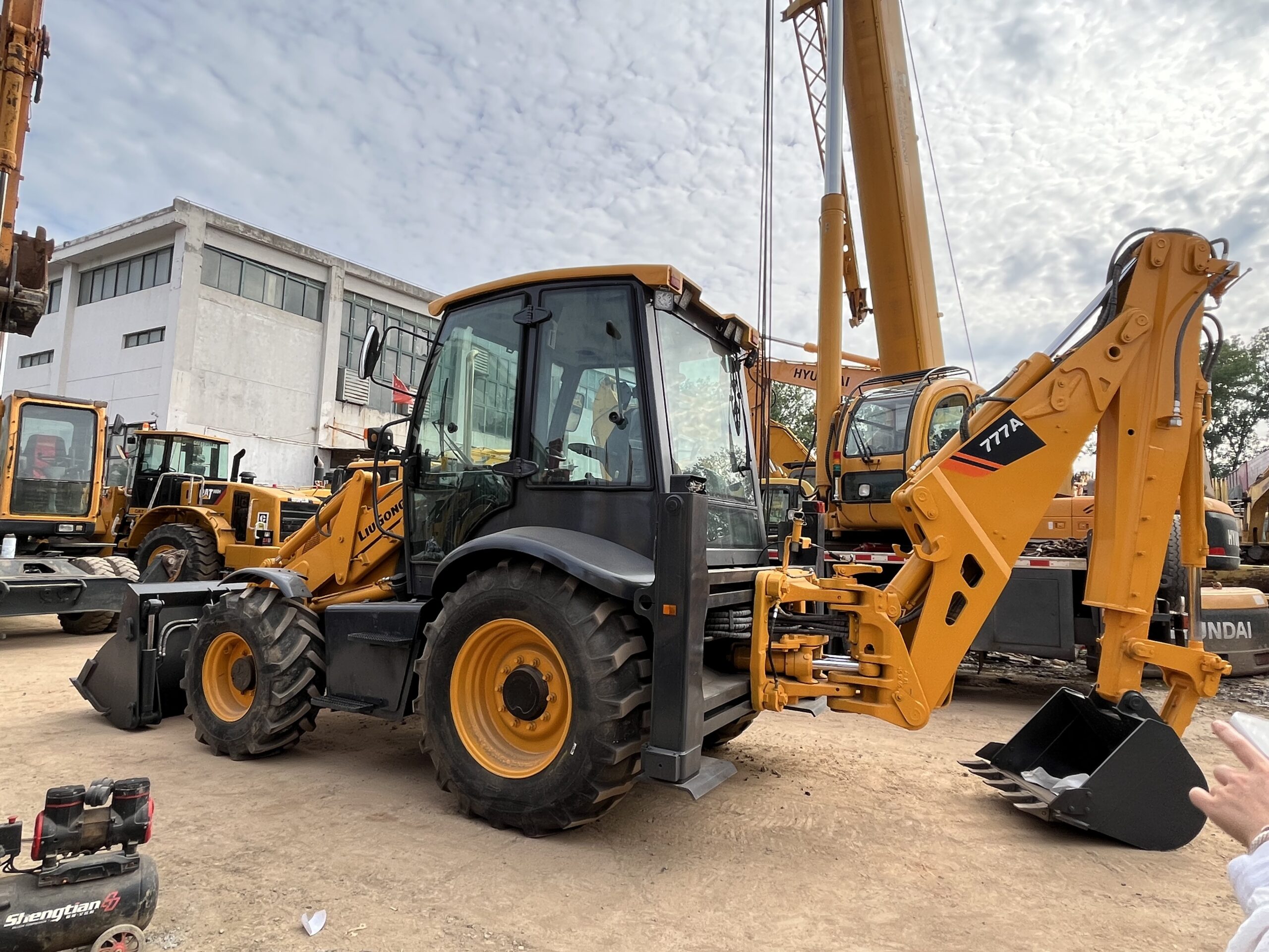 New LiuGong 777A Backhoe Loader - Image 3
