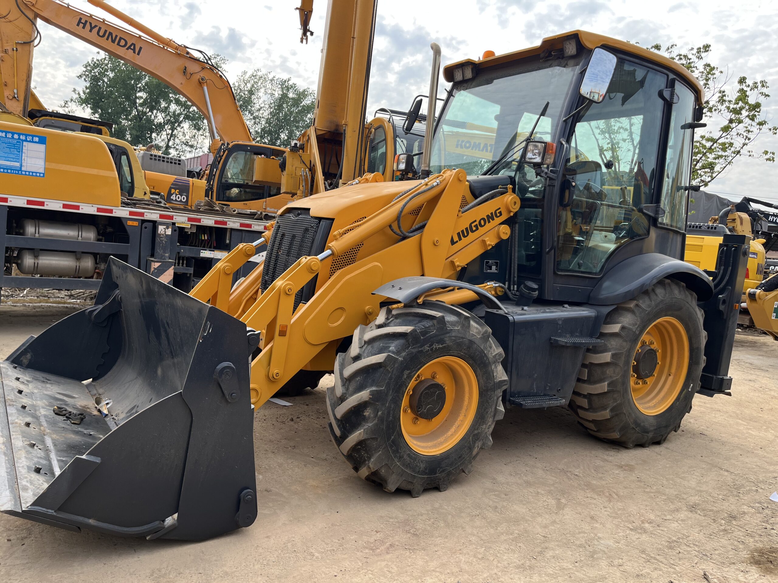 New LiuGong 777A Backhoe Loader - Image 4