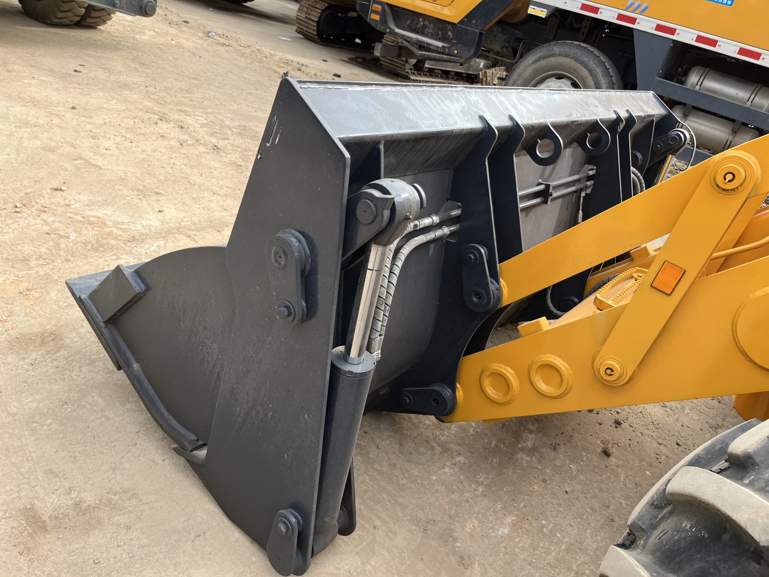 New LiuGong 777A Backhoe Loader - Image 7