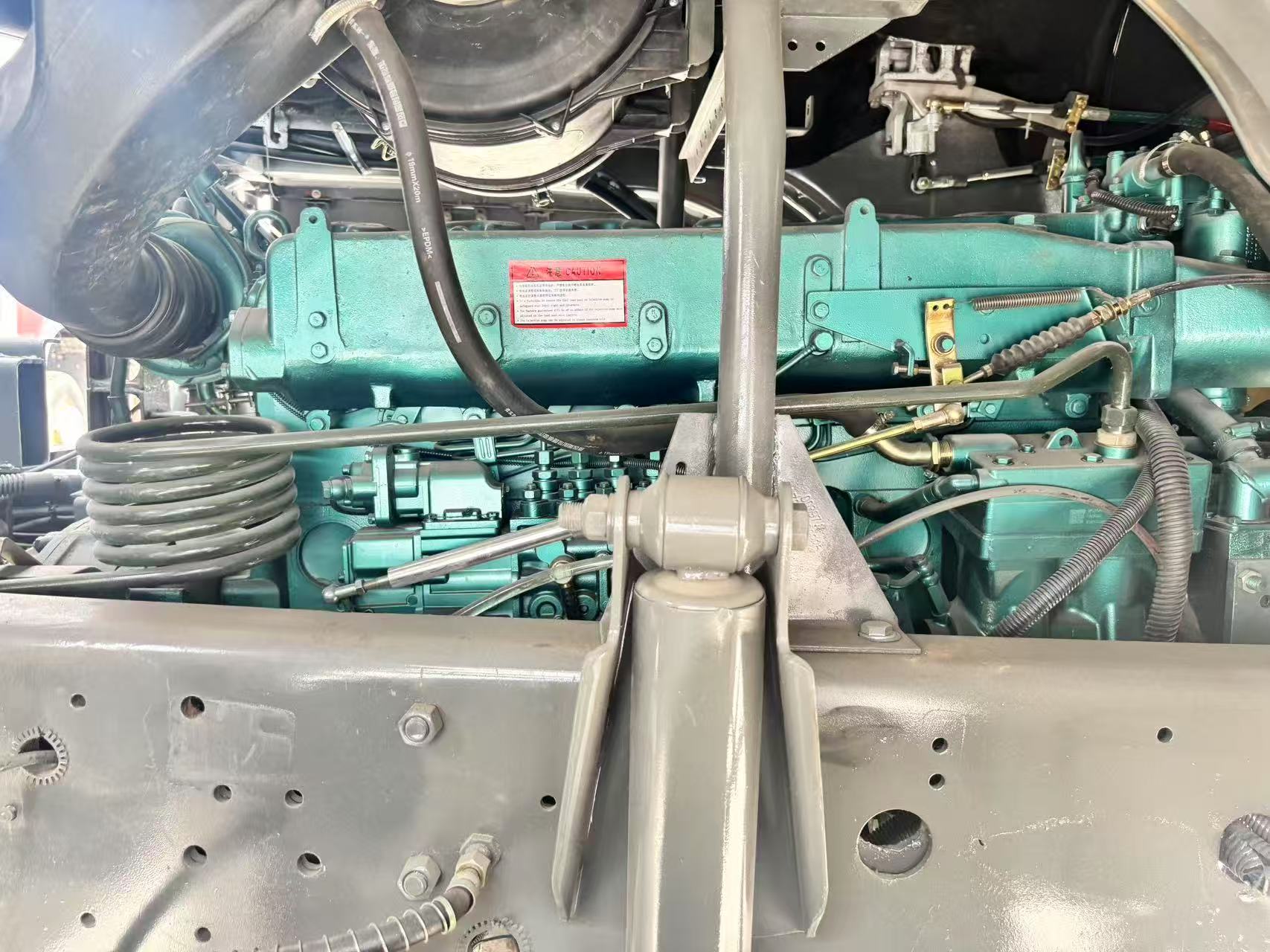 HOWO Water Tanker / Sprinkler Truck - Image 3