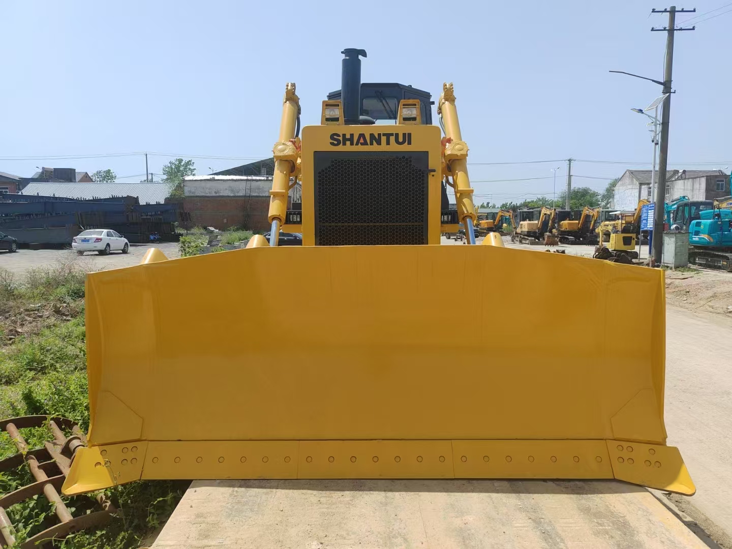 Used Shantui D32 Bulldozer - Image 2