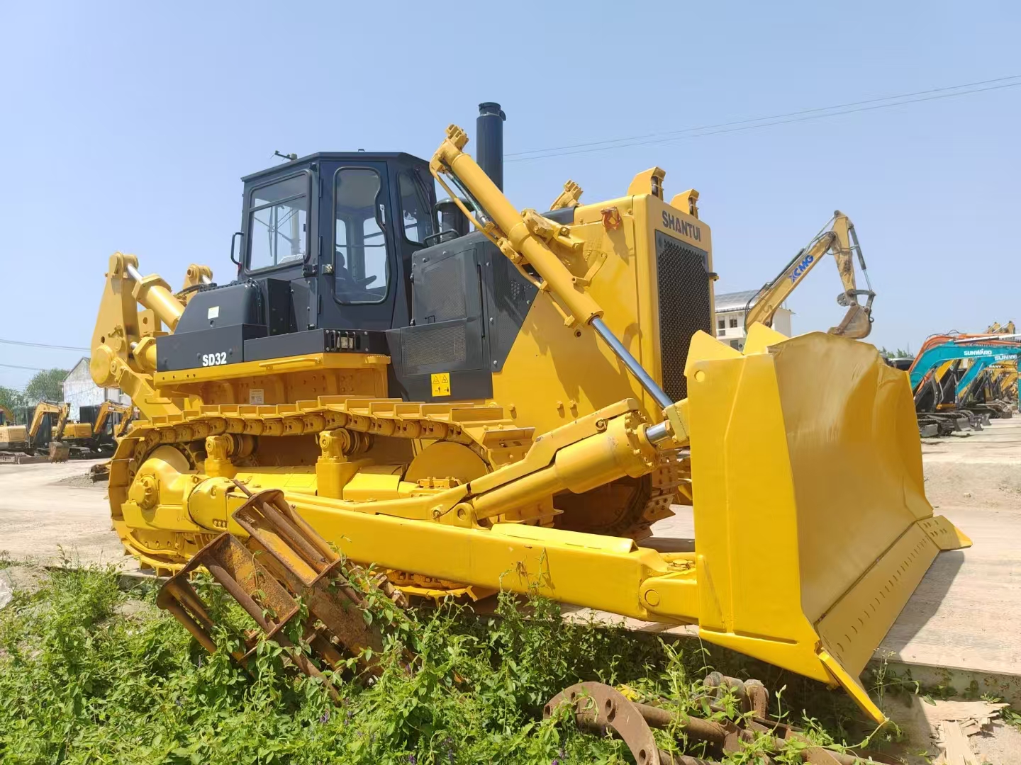 Used Shantui D32 Bulldozer - Image 3