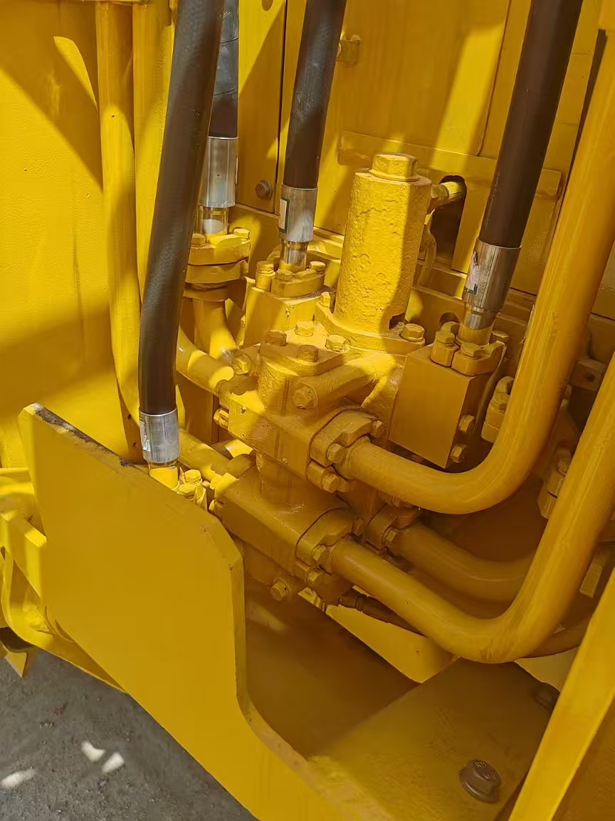 Used Shantui D32 Bulldozer - Image 7