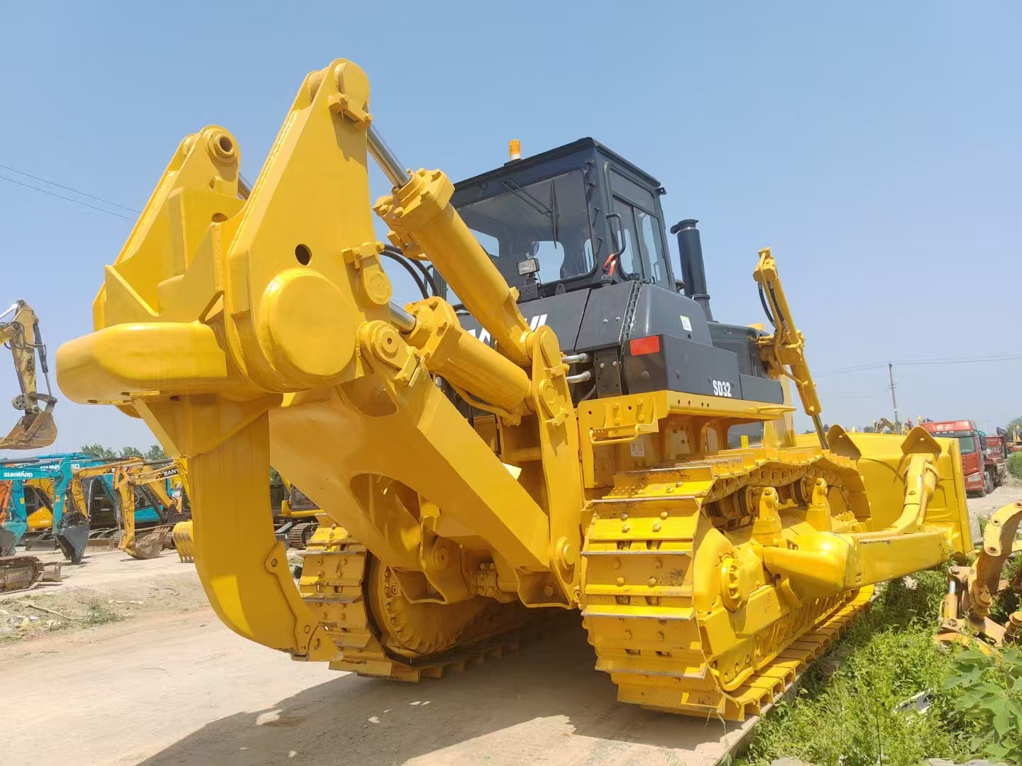 Used Shantui D32 Bulldozer - Image 9