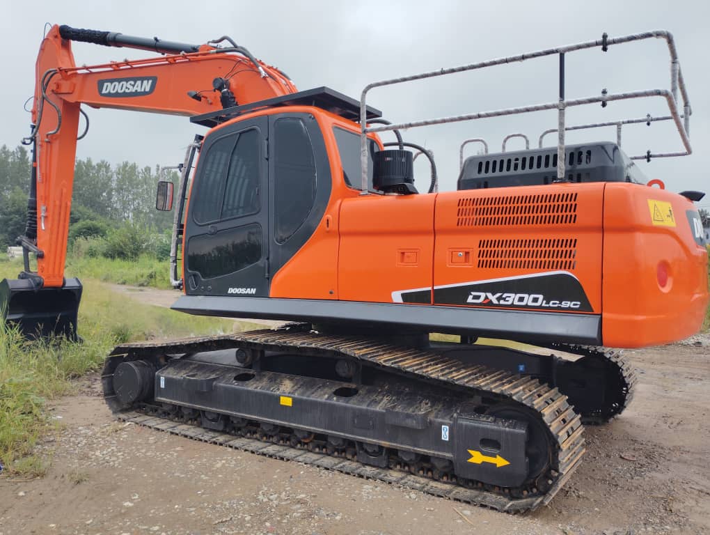 Used Doosan DX300 Excavator - Image 9