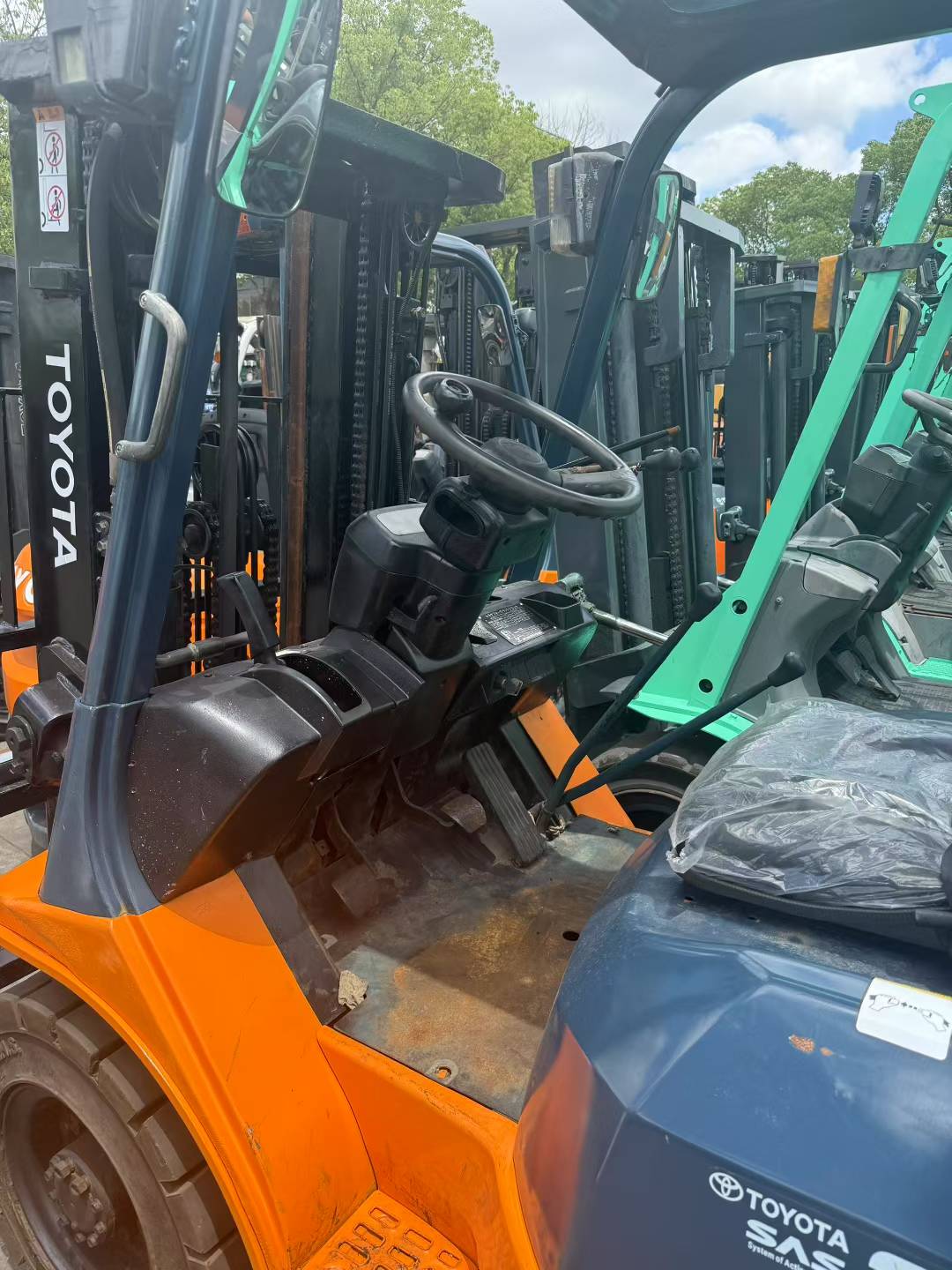 Toyota 25 Forklift - Image 4