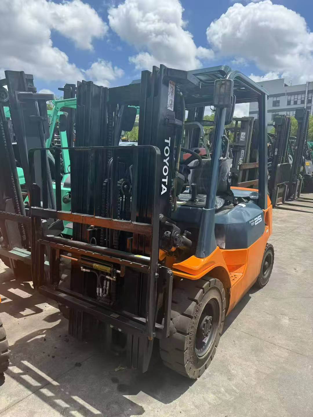Toyota 25 Forklift - Image 6