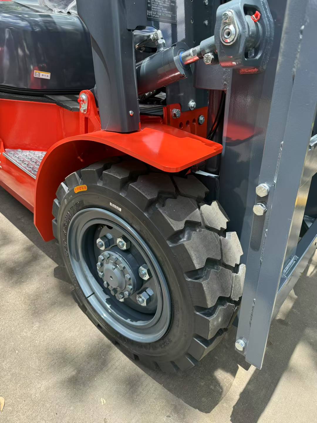 HELI 30 Forklift - Image 5