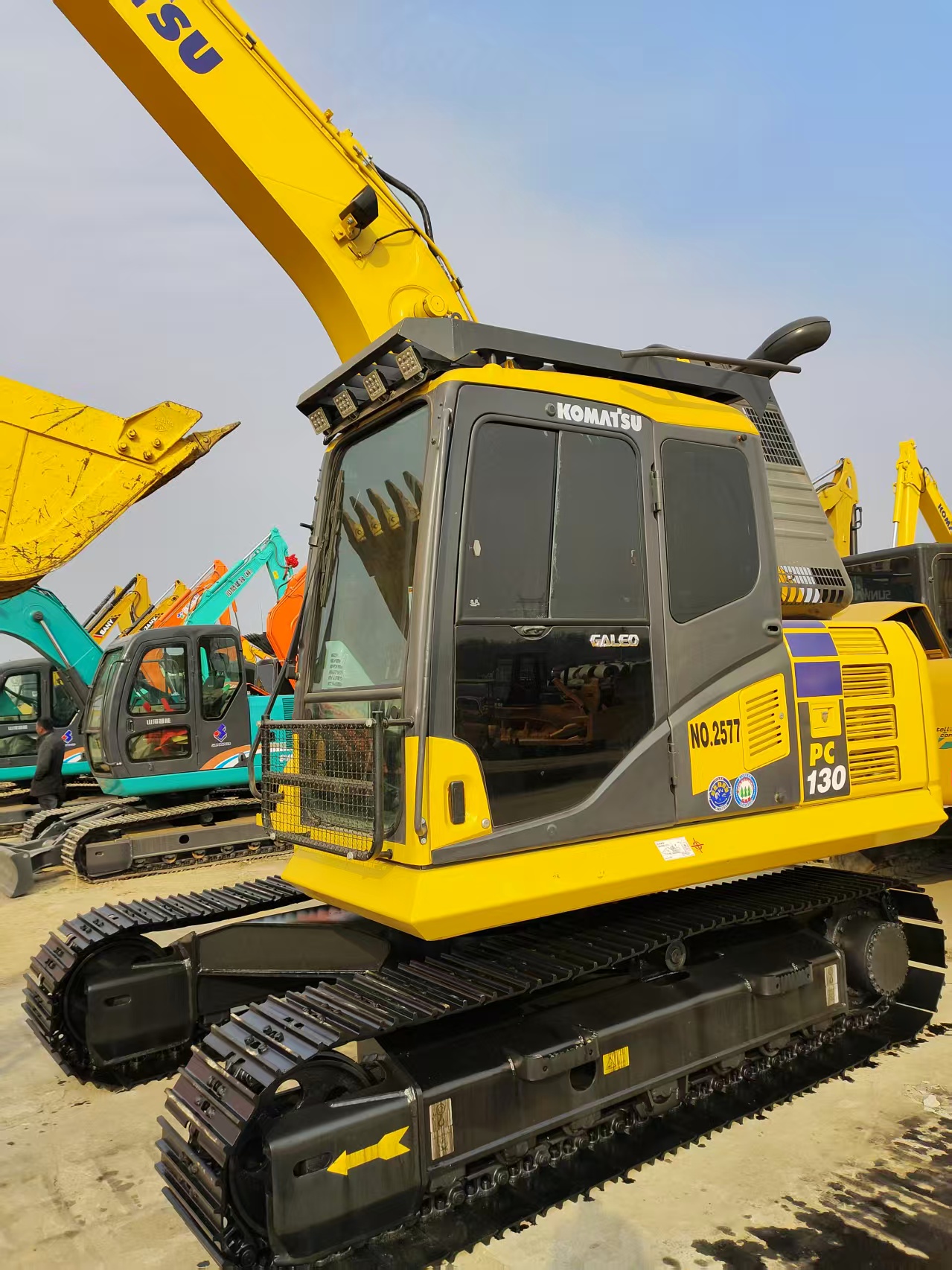 Used Komatsu PC130 Hydraulic Excavator - Image 2