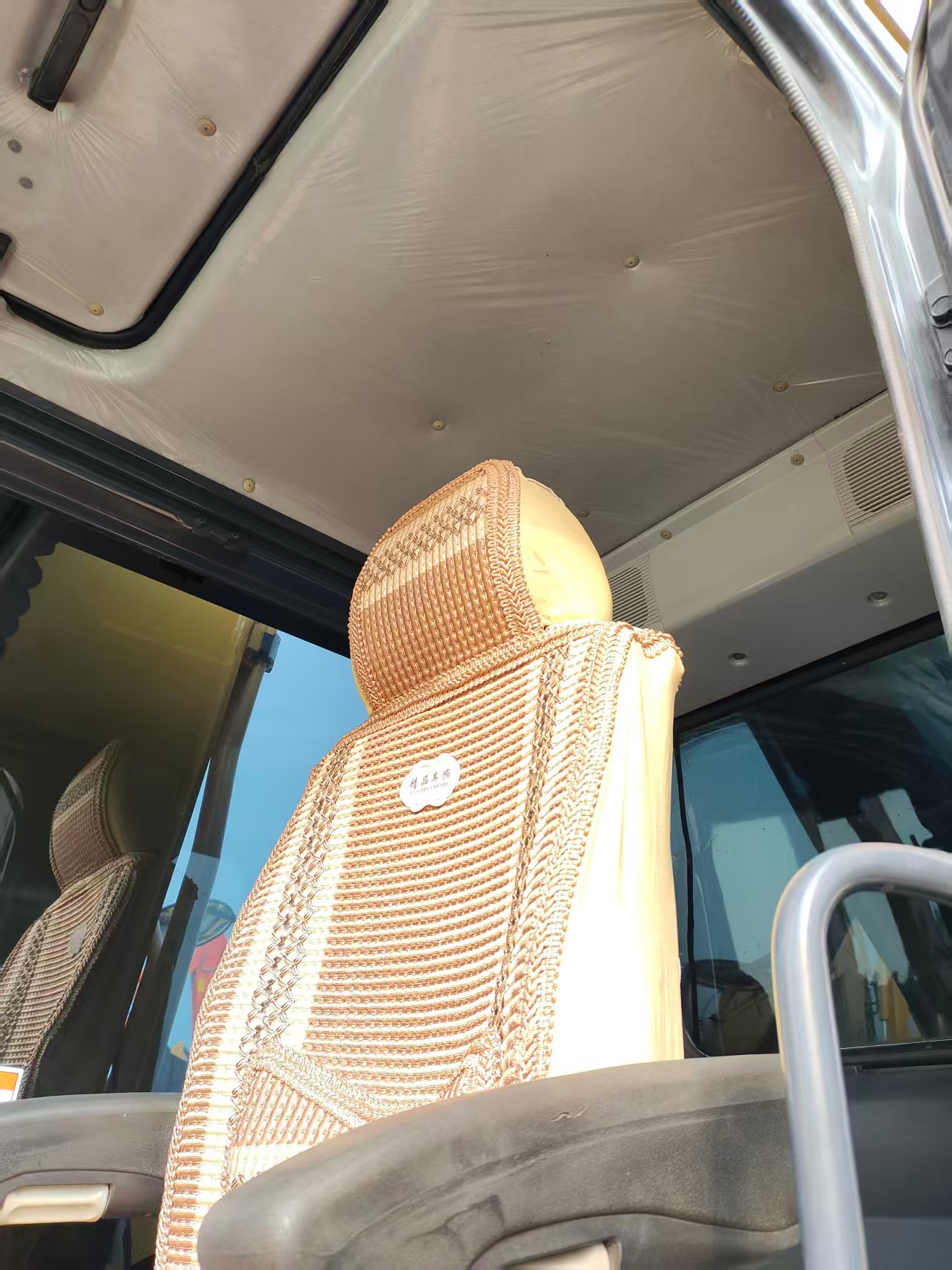 Used Komatsu PC130 Hydraulic Excavator - Image 7