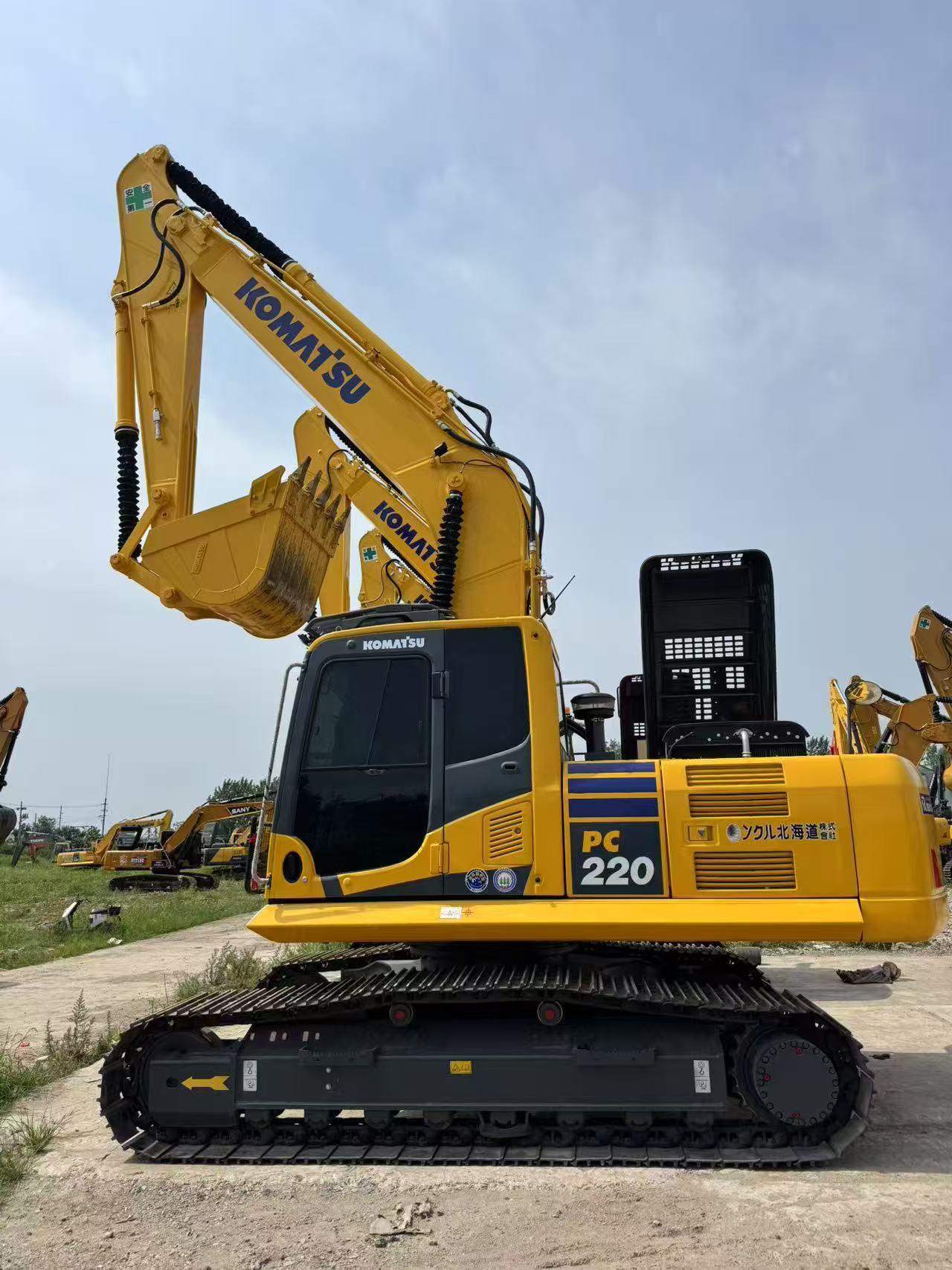 Used Komatsu PC220 Hydraulic Excavator