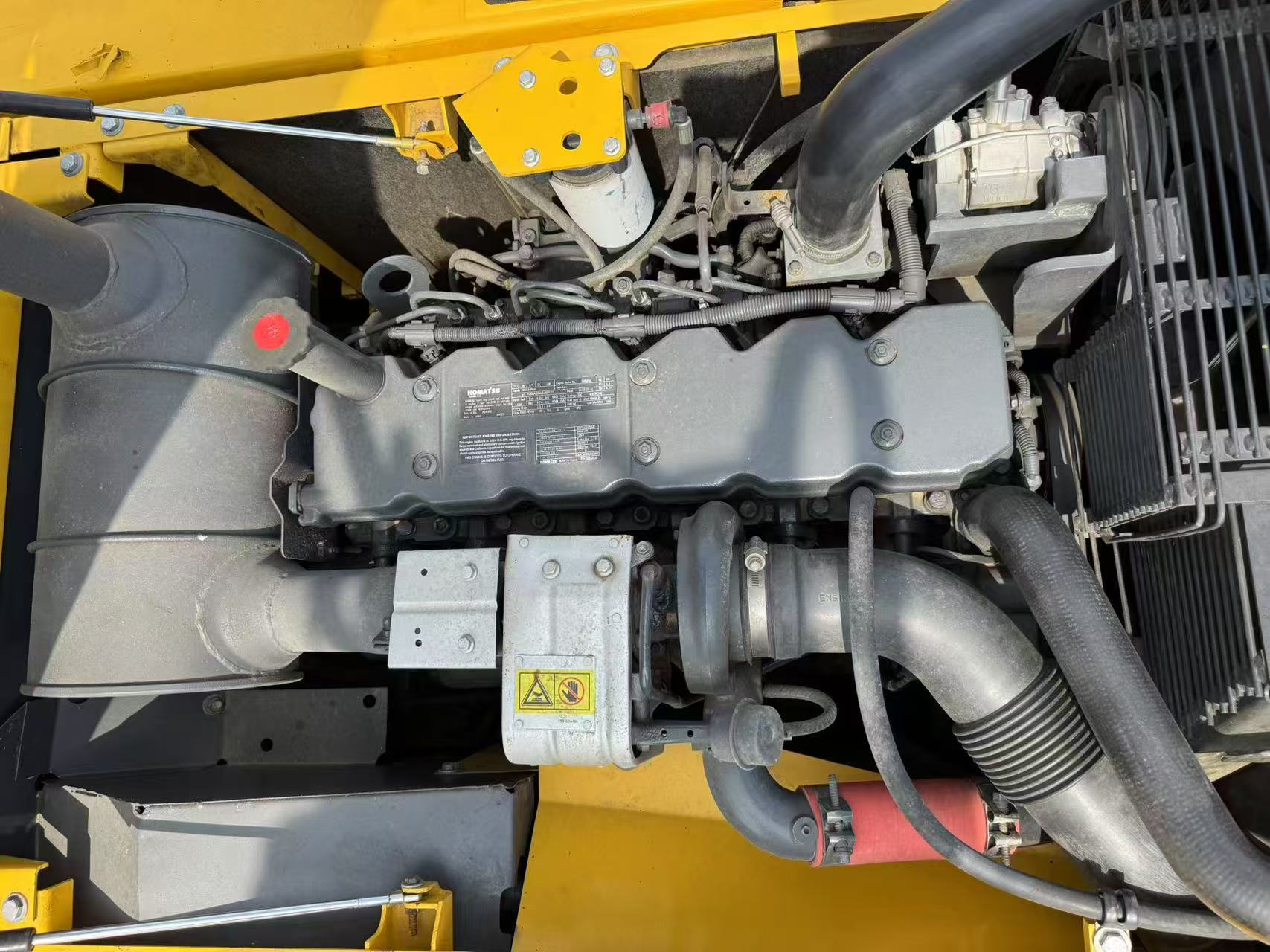 Used Komatsu PC220 Hydraulic Excavator - Image 7