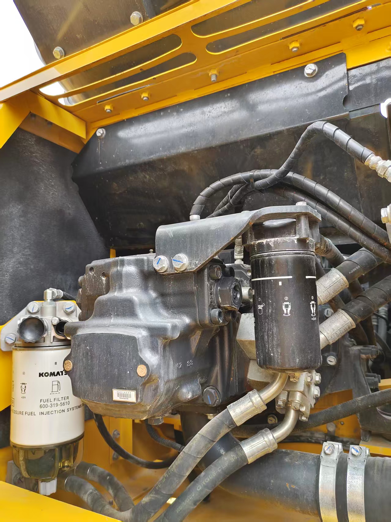 Used Komatsu PC240 Hydraulic Excavator - Image 4