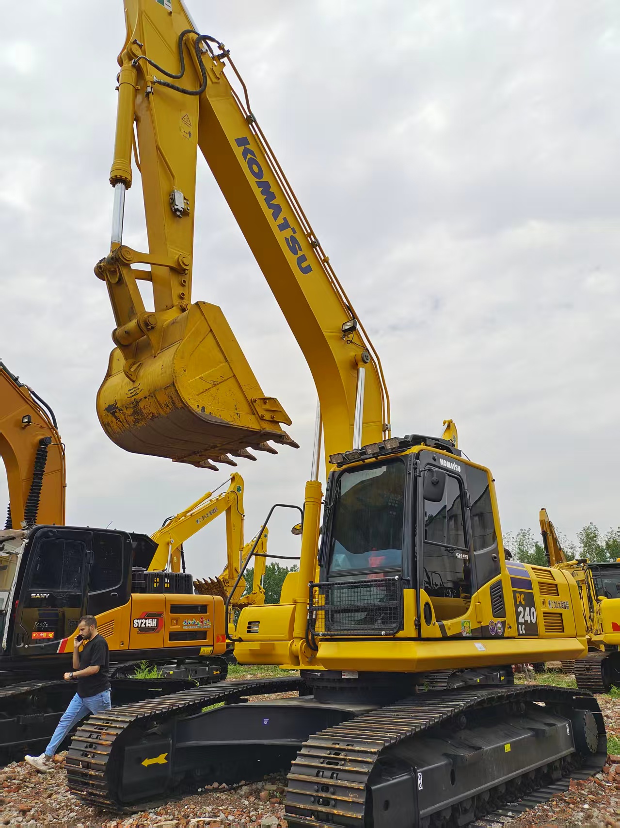 Used Komatsu PC240 Hydraulic Excavator