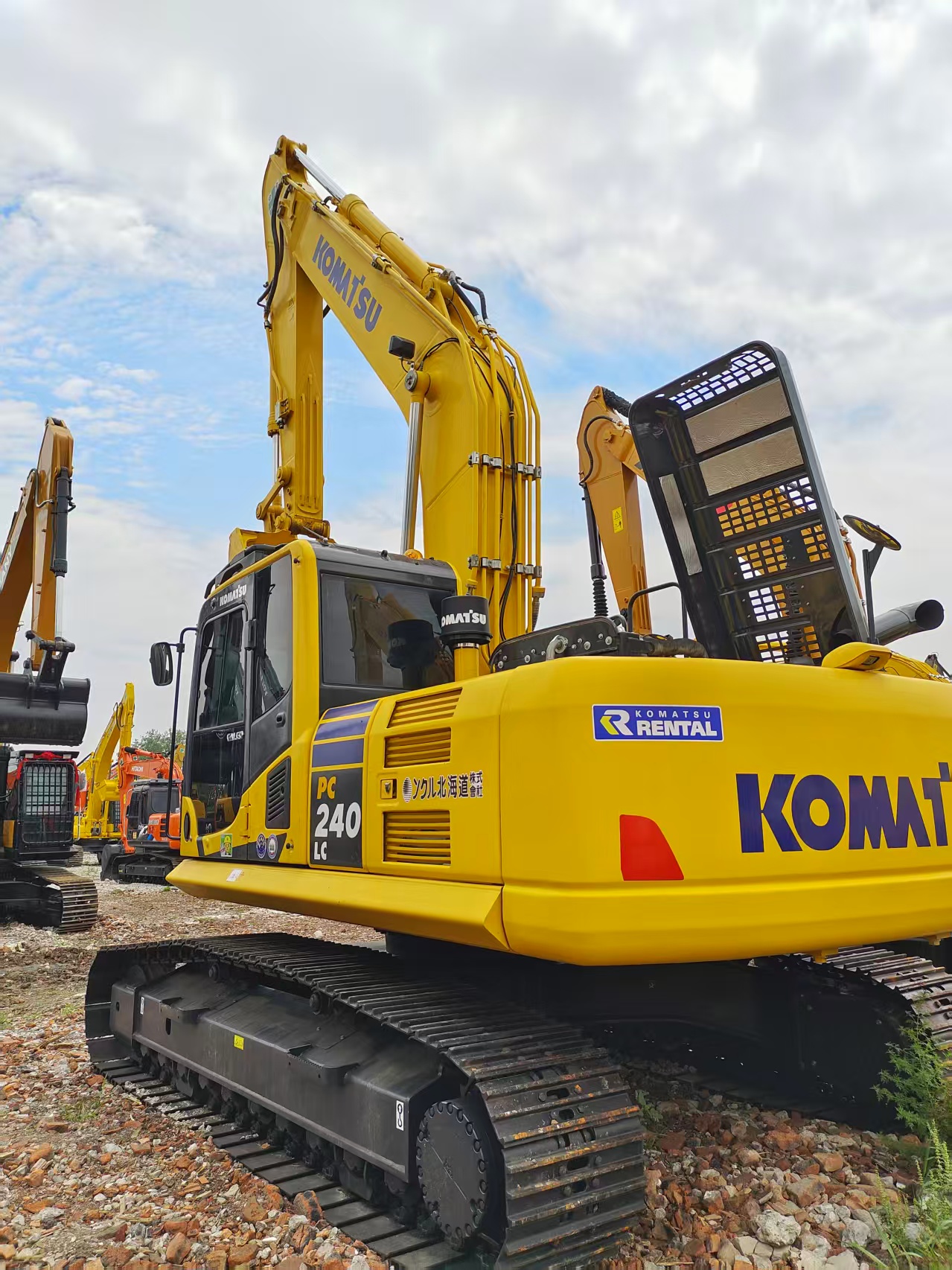Used Komatsu PC240 Hydraulic Excavator - Image 9