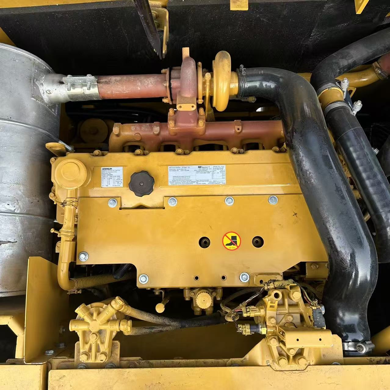 Used Caterpillar 323D Excavator - Image 9