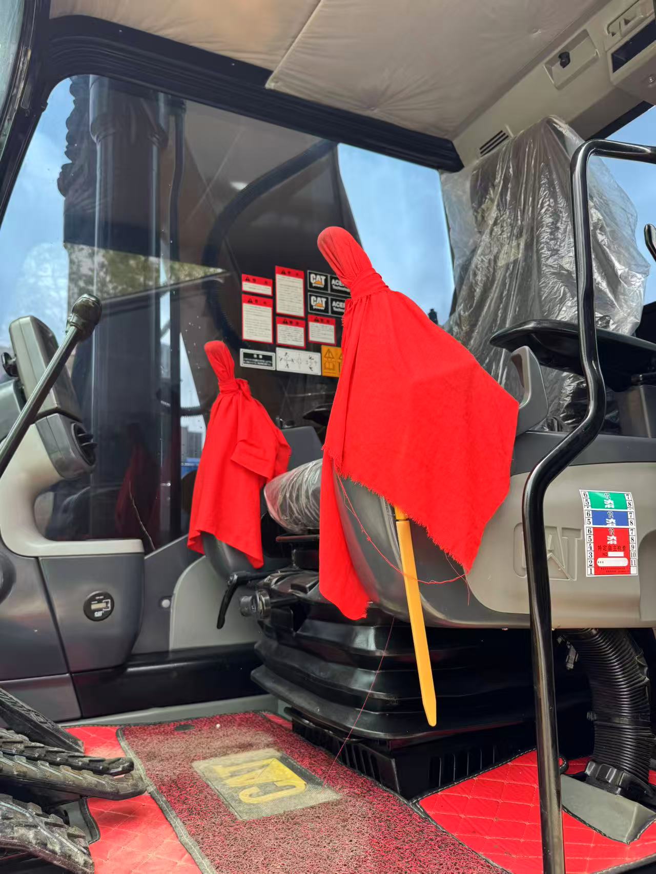 Used Caterpillar 325D Excavator - Image 6