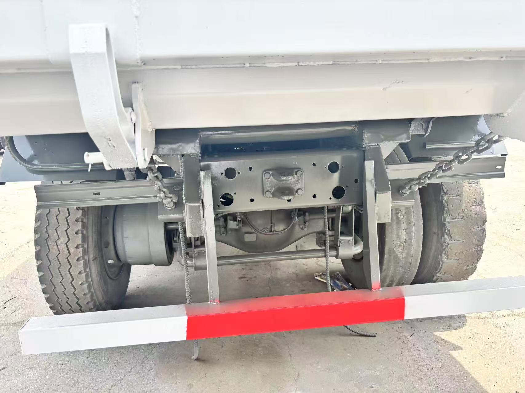 HOWO Water Tanker / Sprinkler Truck - Image 6