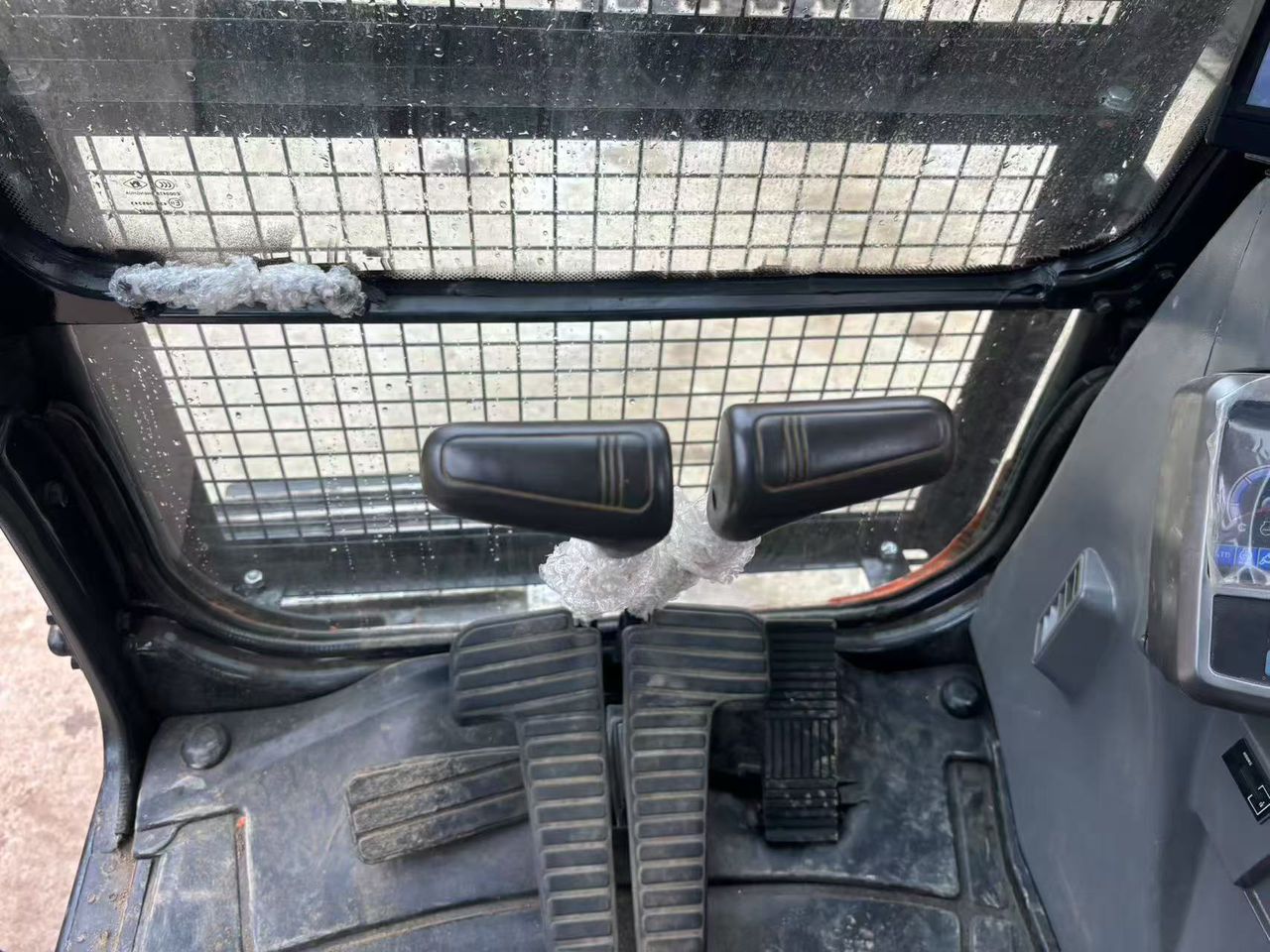 Used Doosan DX340 Excavator - Image 3