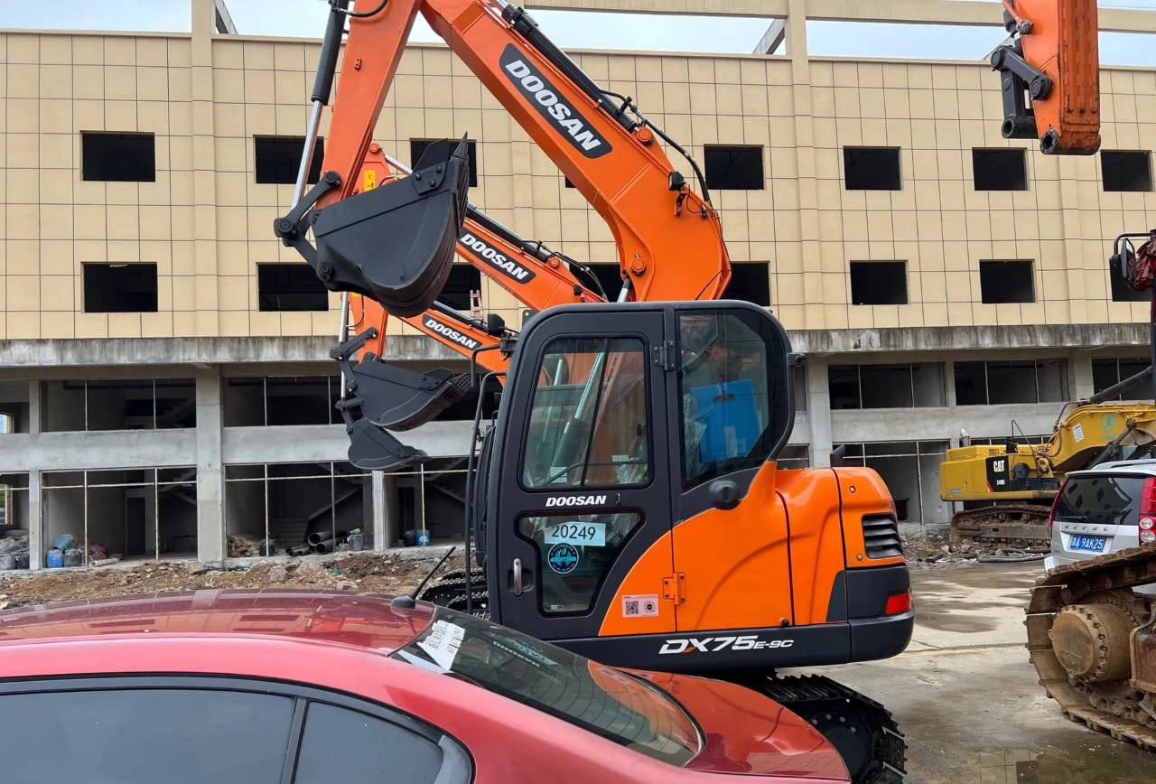 Used Doosan DX75 Excavator - Image 8