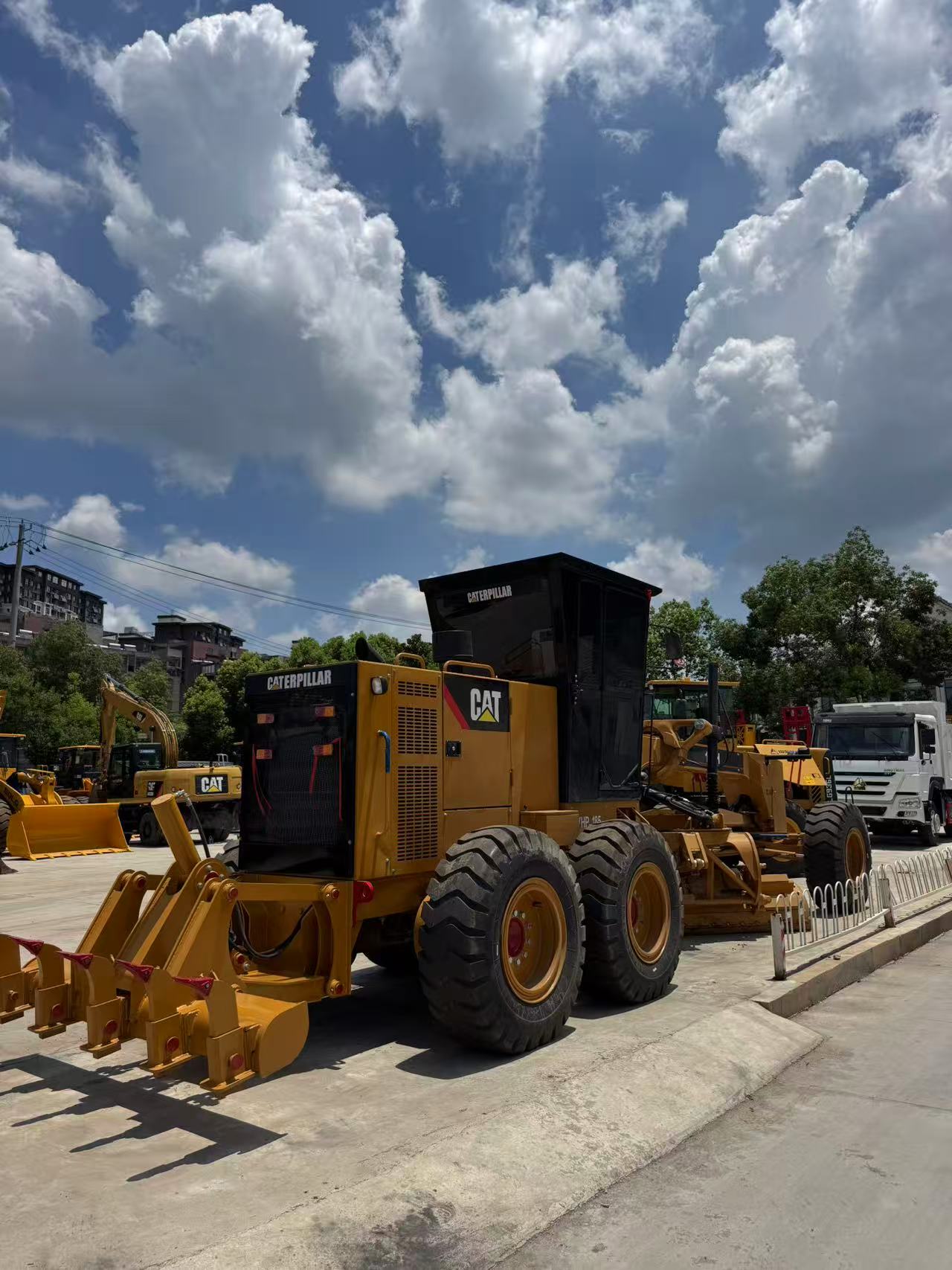 Used Caterpillar 140H Motor Grader - Image 3