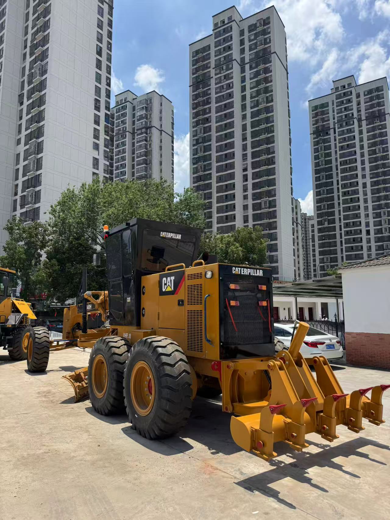 Used Caterpillar 140H Motor Grader - Image 5