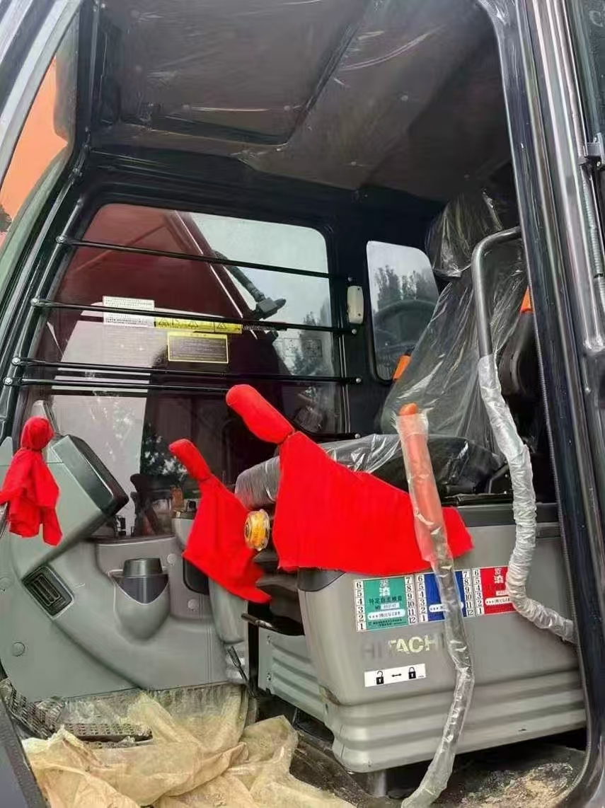 Used Hitachi ZX200 Hydraulic Excavator - Image 6