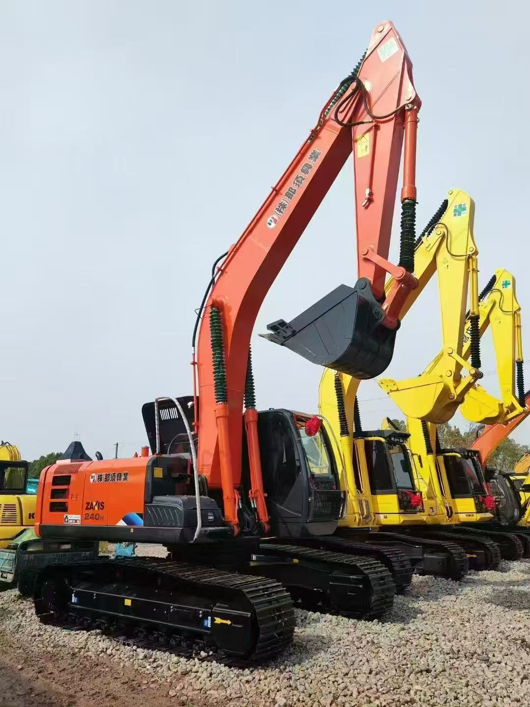 Used Hitachi ZX240LC-3 Hydraulic Excavator - Image 3