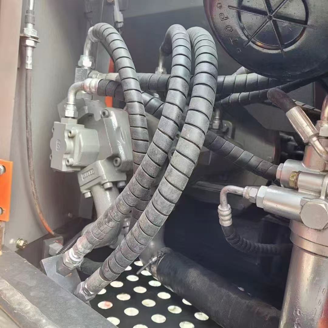 Used Hitachi 70 (ZX70) - Image 2