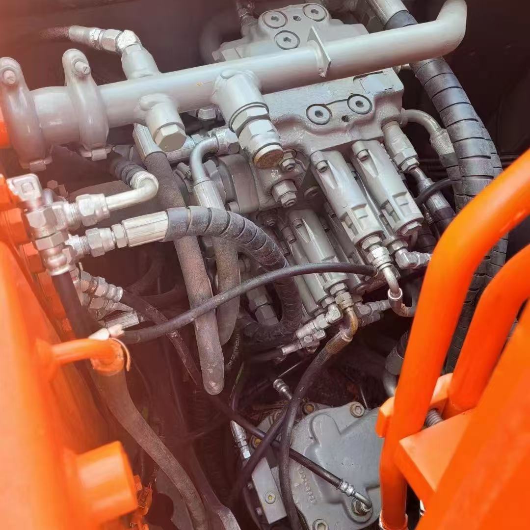 Used Hitachi 70 (ZX70) - Image 6