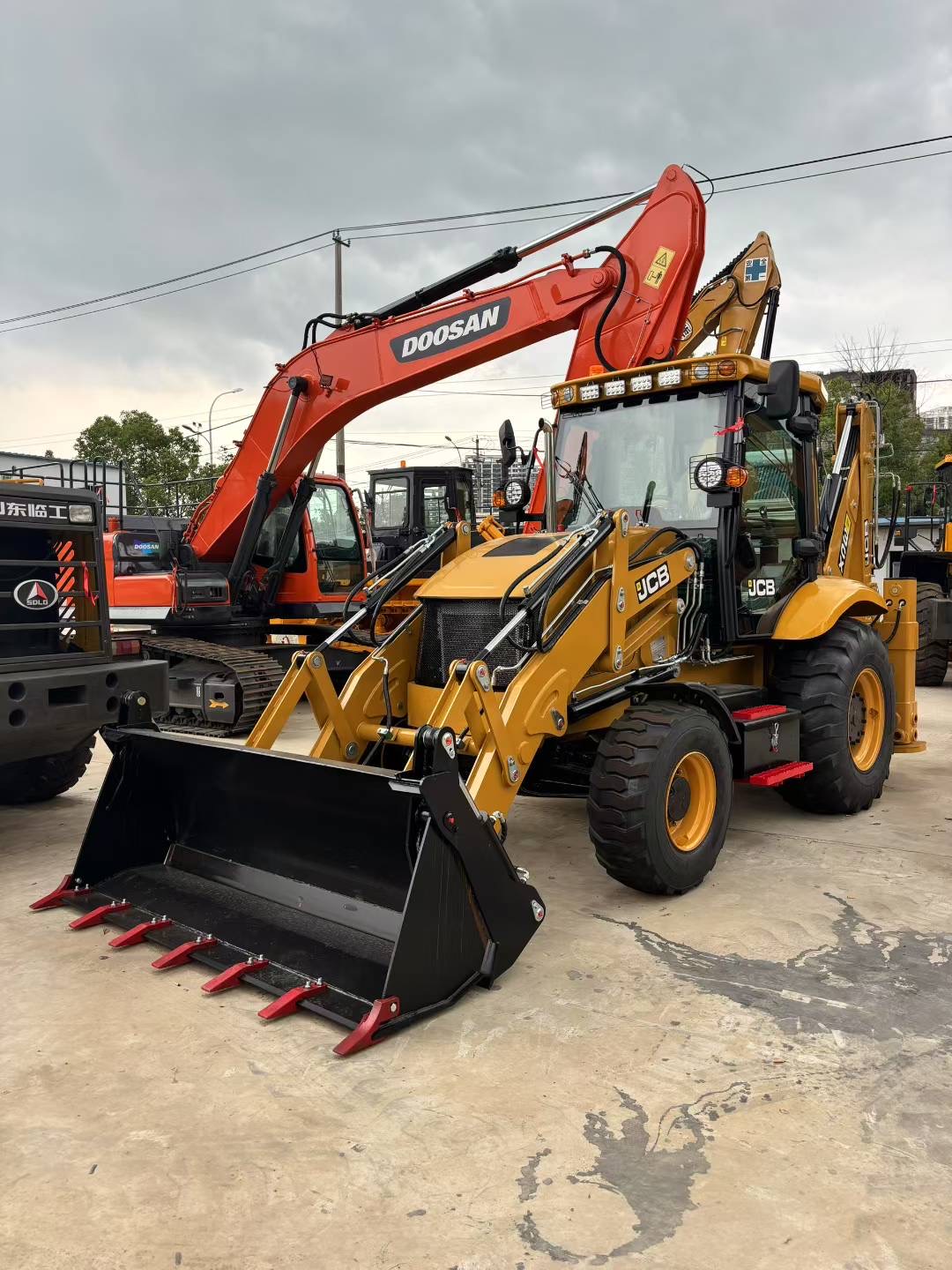 New JCB 3CX Backhoe Loader