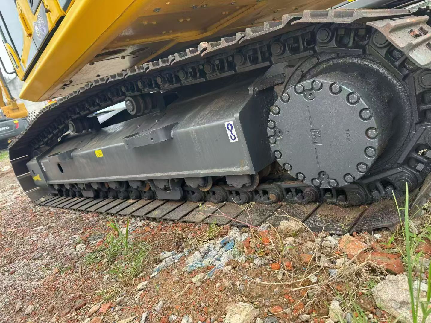 Used Komatsu PC210 Hydraulic Excavator - Image 2